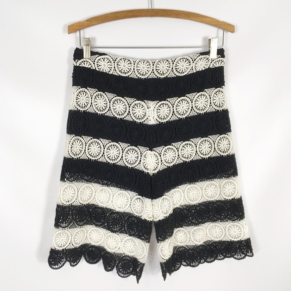 ALICE + OLIVIA | crochet Bermuda shorts 0950 - Picture 1 of 8